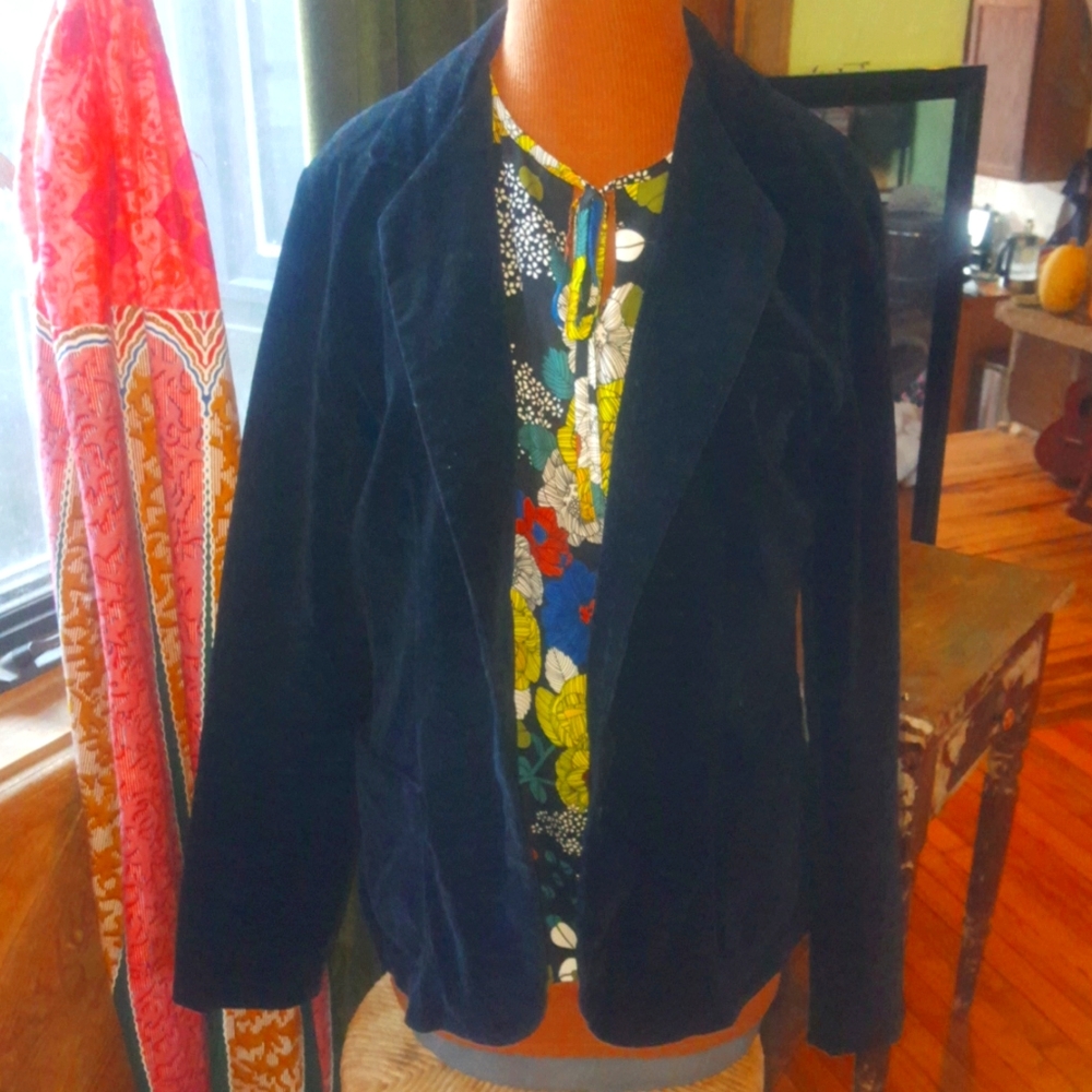 Vintage black velvet "smoking jacket"